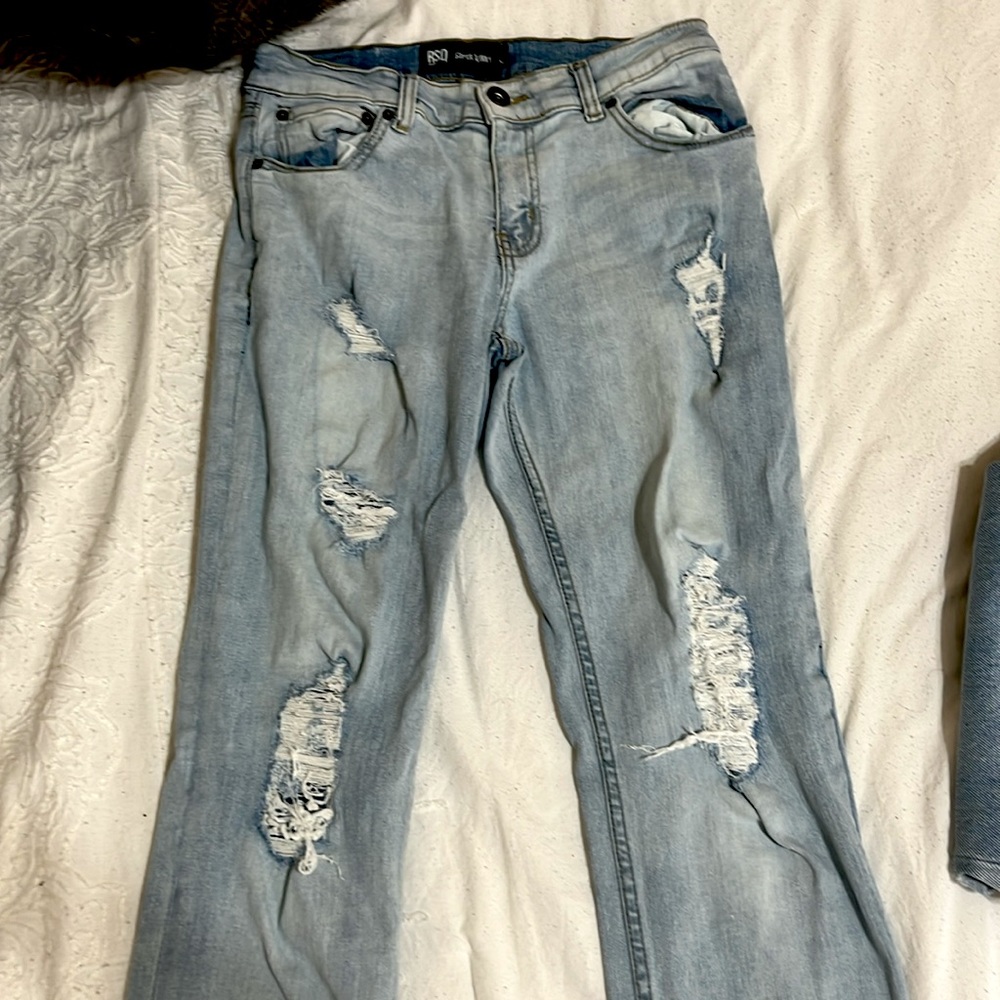 Selling RSQ super skinny jeans with frays